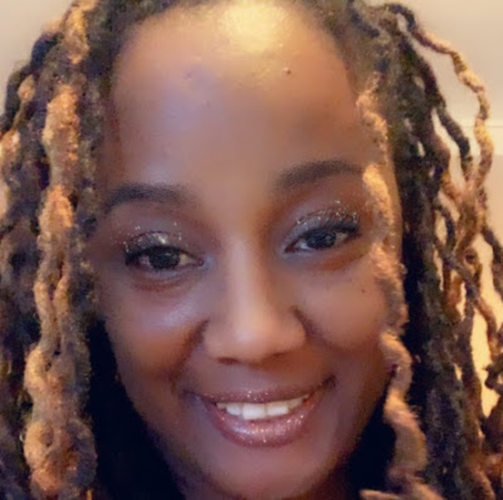 Meet your Posher, Sharmanita